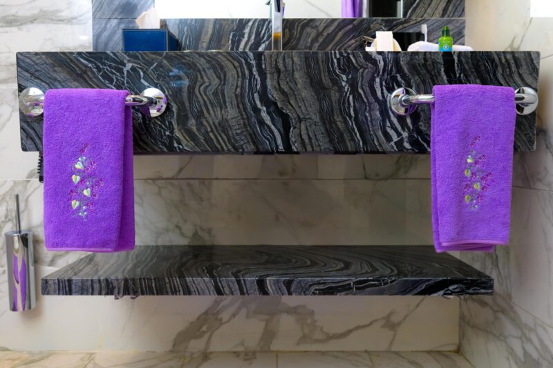 "Elysium Embroidered Bathroom Towels and Rugs Set" - Lavandeo - Image 5