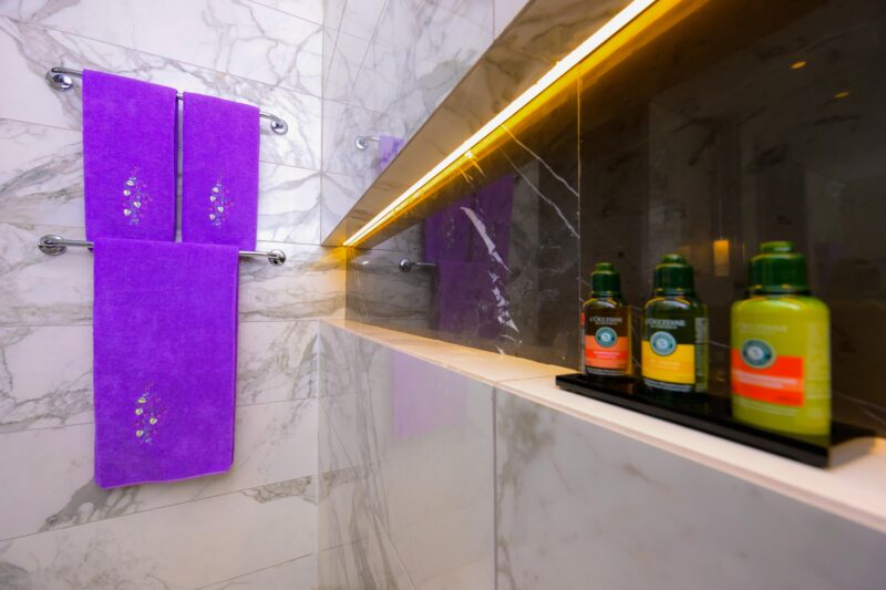 "Elysium Embroidered Bathroom Towels and Rugs Set" - Lavandeo - Image 7