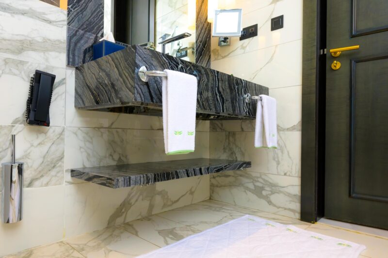 "Elysium Embroidered Bathroom Towels and Rugs Set" - Verdeo - Image 5